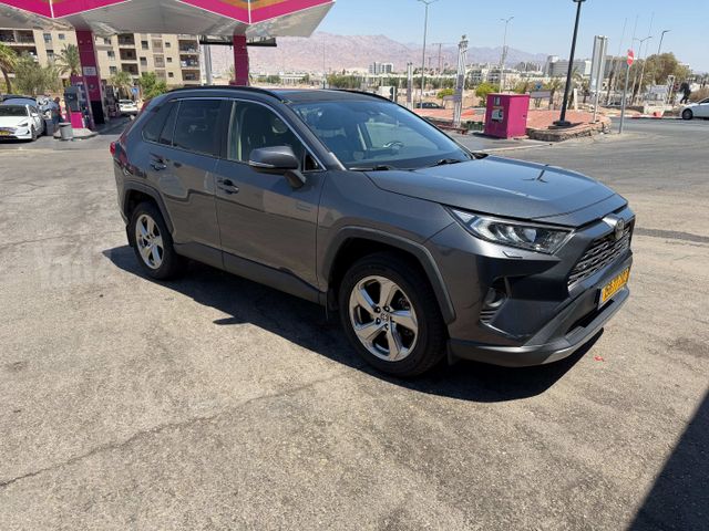 טויוטה RAV4