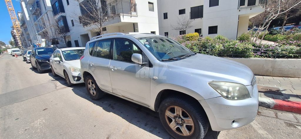 טויוטה RAV4