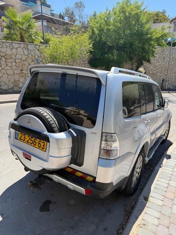 מיצובישי פג'רו