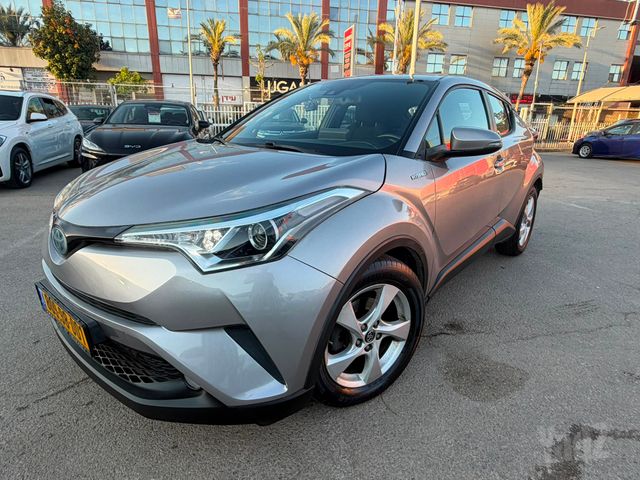 מודעת רכב טויוטה C-HR