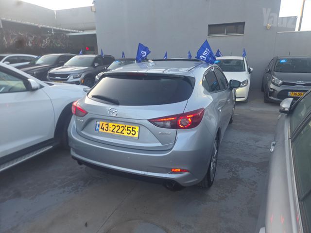 מאזדה 3