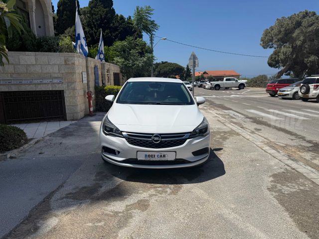 אופל אסטרה