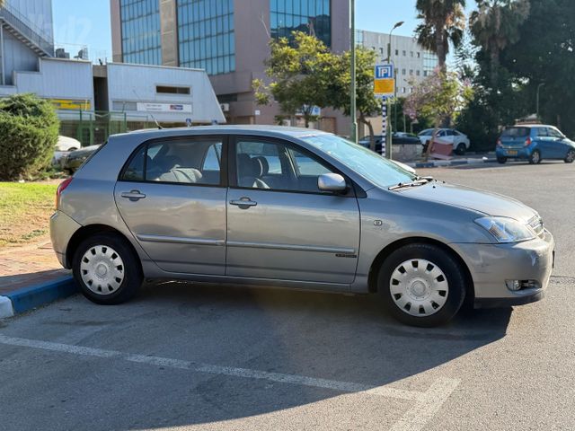 טויוטה קורולה