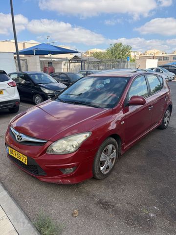 יונדאי i30