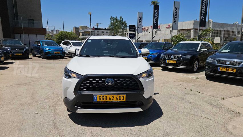 טויוטה קורולה קרוס