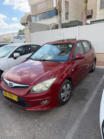 יונדאי i30