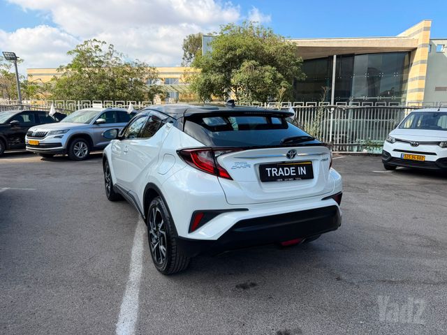 מודעת רכב טויוטה C-HR 2