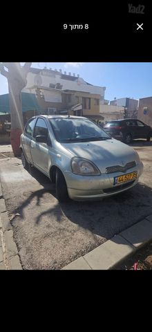 טויוטה יאריס
