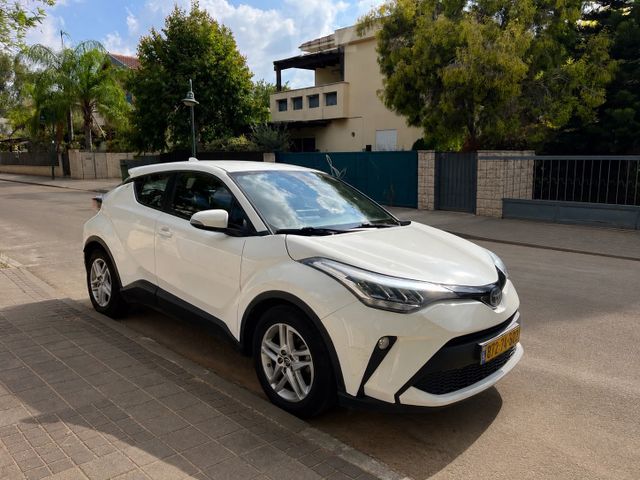 מודעת רכב טויוטה C-HR