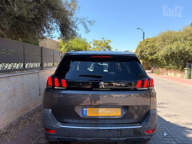 פיג'ו 5008