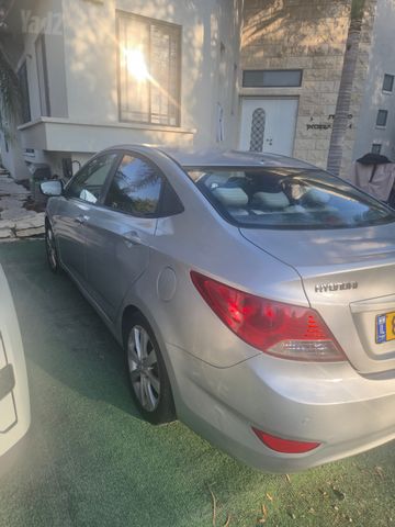 יונדאי אקסנט i25