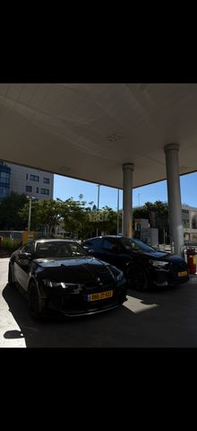 ב מ וו M4