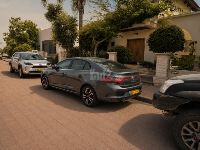 רנו מגאן