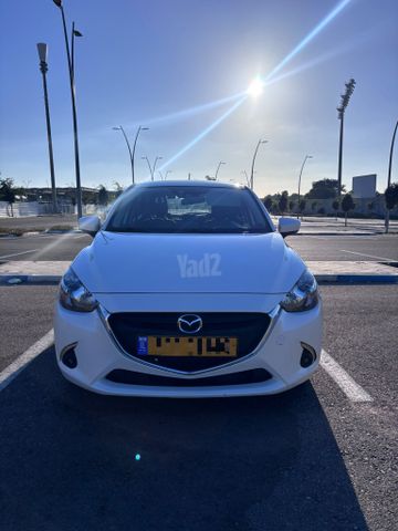 מודעת רכב מאזדה 2