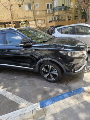 מודעת רכב אם ג'י ZS