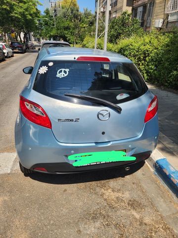 מודעת רכב מאזדה 2