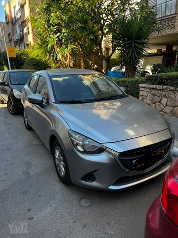 מודעת רכב מאזדה 2