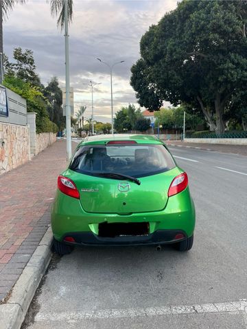 מודעת רכב מאזדה 2