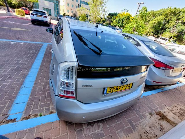 טויוטה פריוס