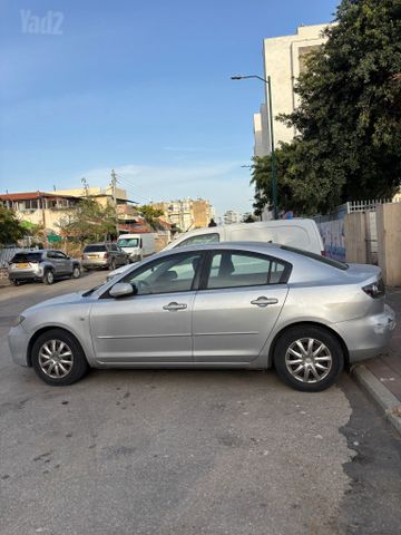 מודעת רכב מאזדה 3