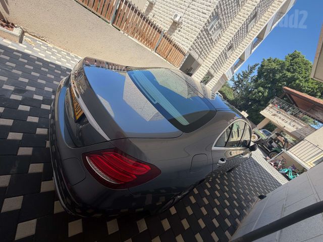 מודעת רכב מרצדס-בנץ E-class