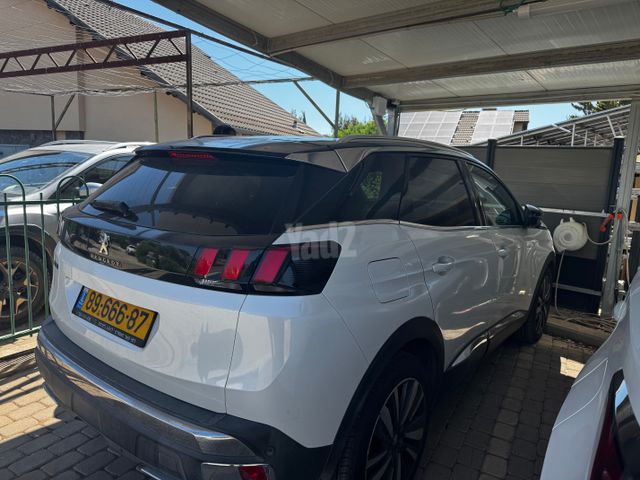 פיג'ו 3008