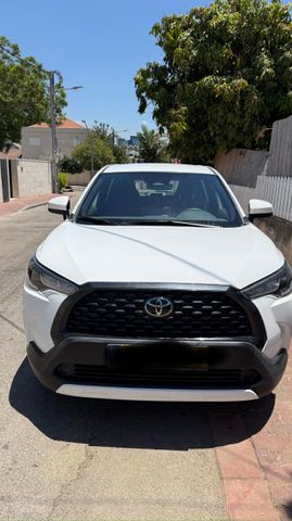 מודעת רכב טויוטה קורולה קרוס