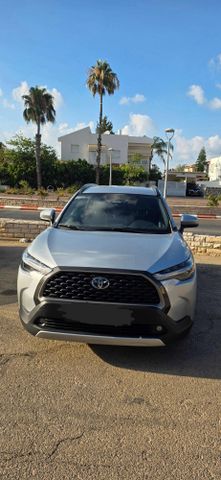 טויוטה קורולה קרוס