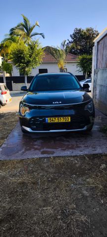 קיה נירו