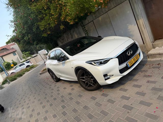 מודעת רכב אינפיניטי Q30