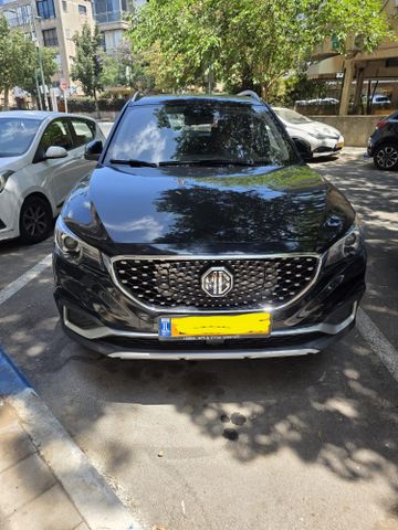 אם ג'י ZS