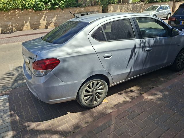 מיצובישי אטראז'
