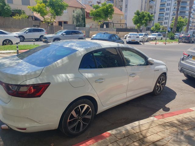 רנו מגאן