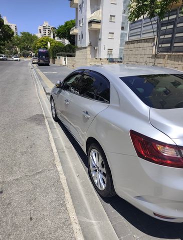 רנו מגאן