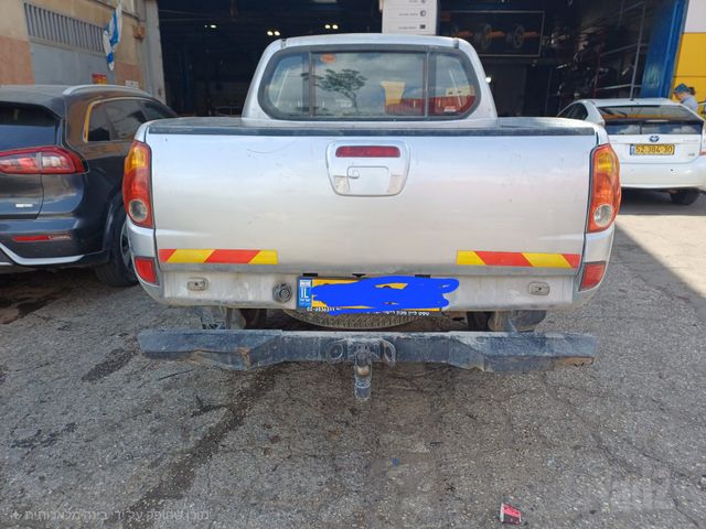 מיצובישי טרייטון / L200
