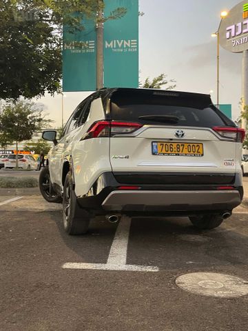 טויוטה RAV4