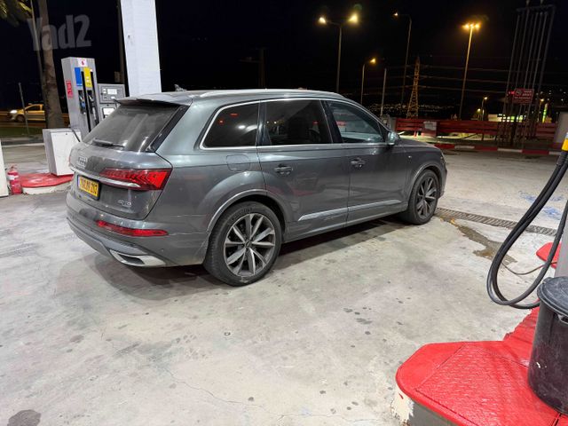 מודעת רכב אאודי Q7