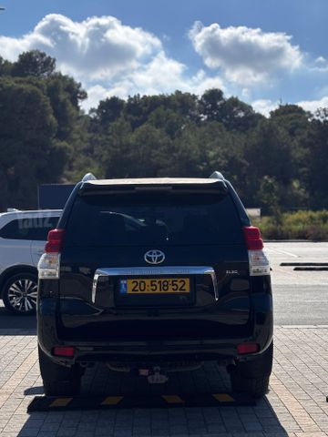 טויוטה לנד קרוזר