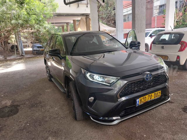 טויוטה RAV4