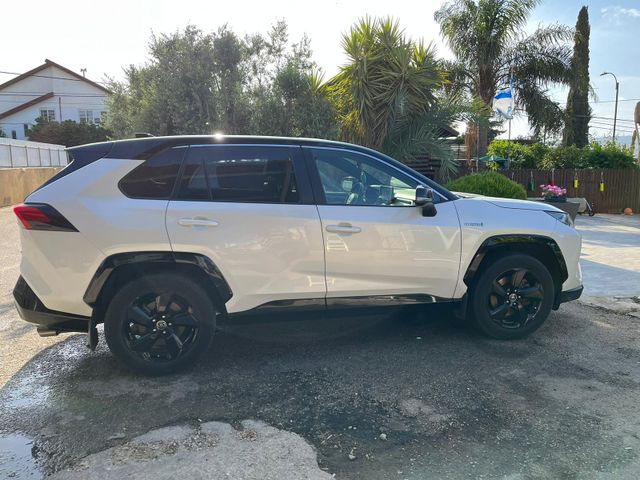 טויוטה RAV4
