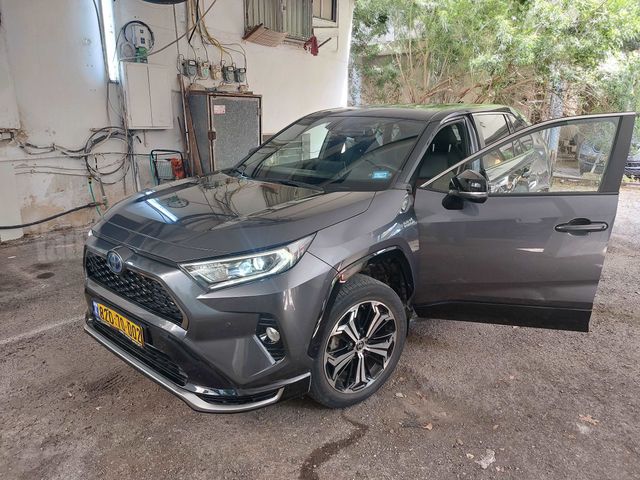 טויוטה RAV4