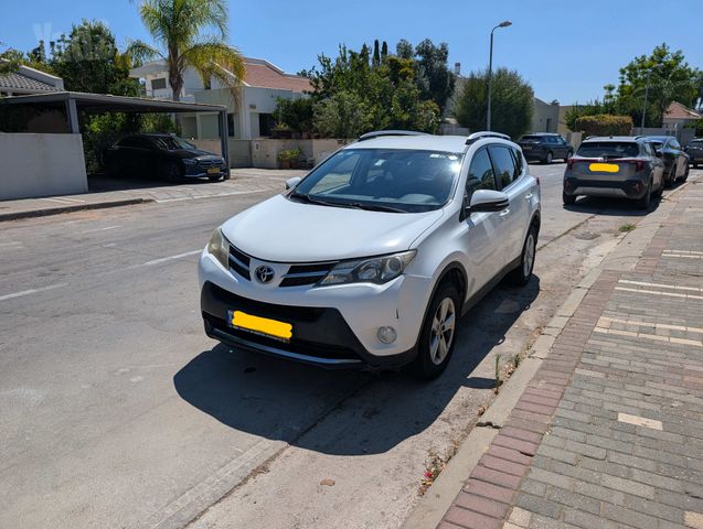 מודעת רכב טויוטה RAV4