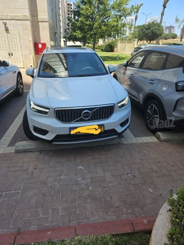 וולוו XC40