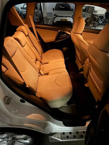 טויוטה RAV4