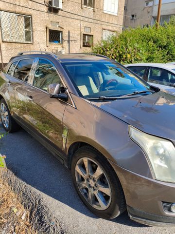 קאדילק SRX