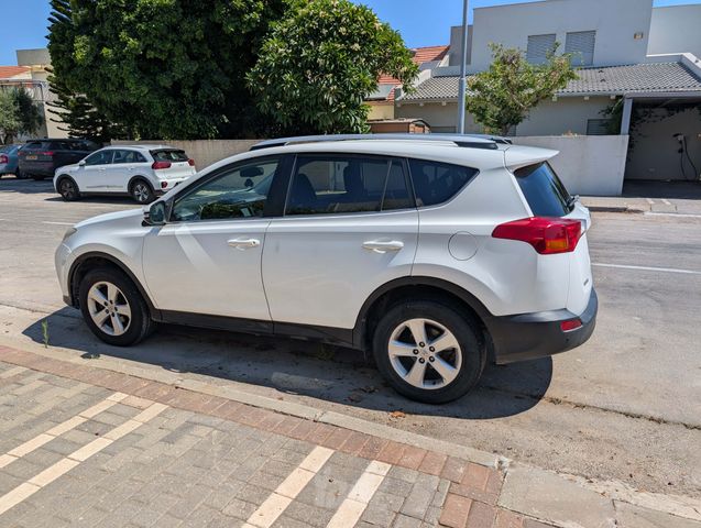 טויוטה RAV4
