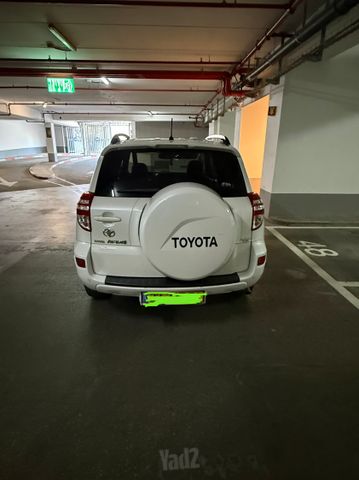 טויוטה RAV4