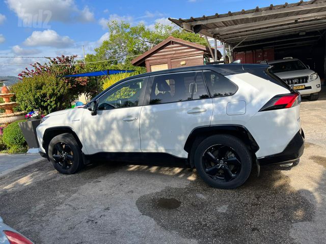 טויוטה RAV4