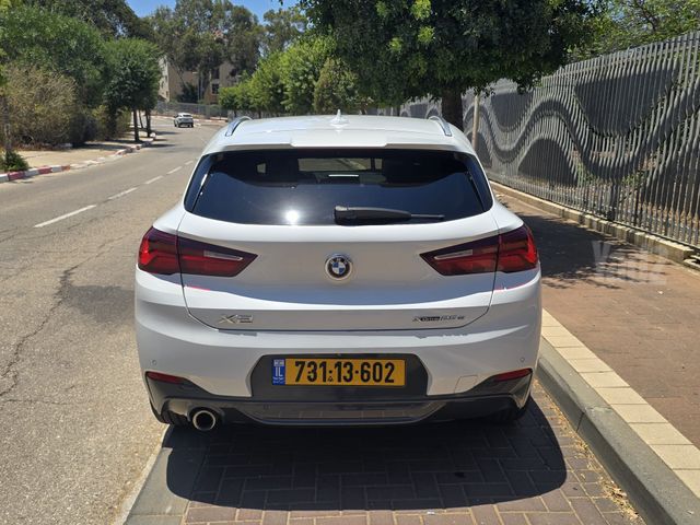 ב מ וו X2