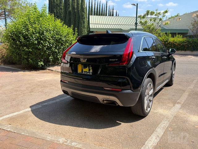 קאדילק XT4